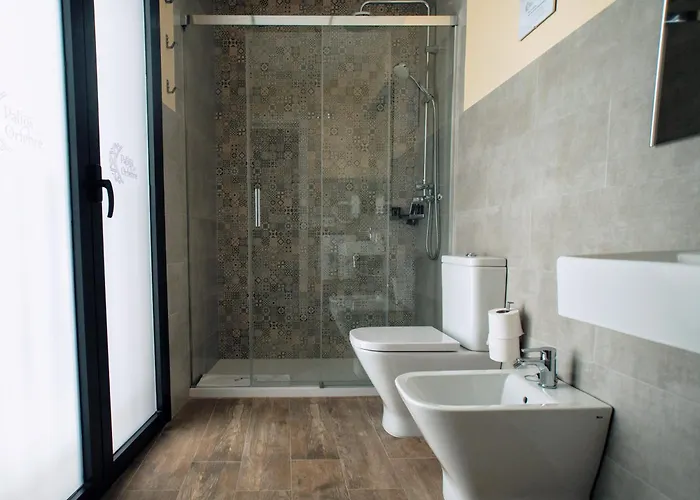 奥夫布雷庭院酒店 招待所 *