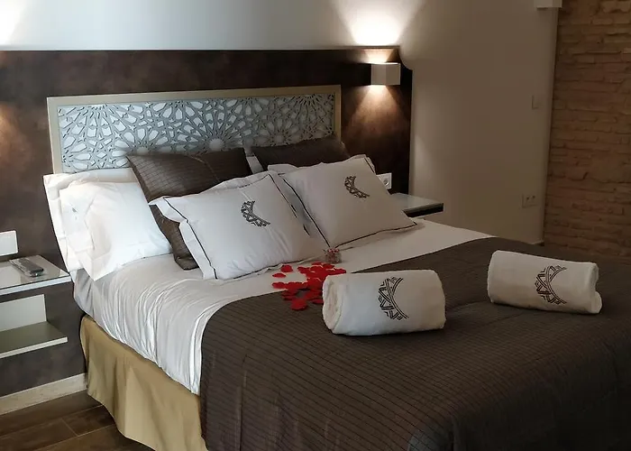 奥夫布雷庭院酒店 招待所 *